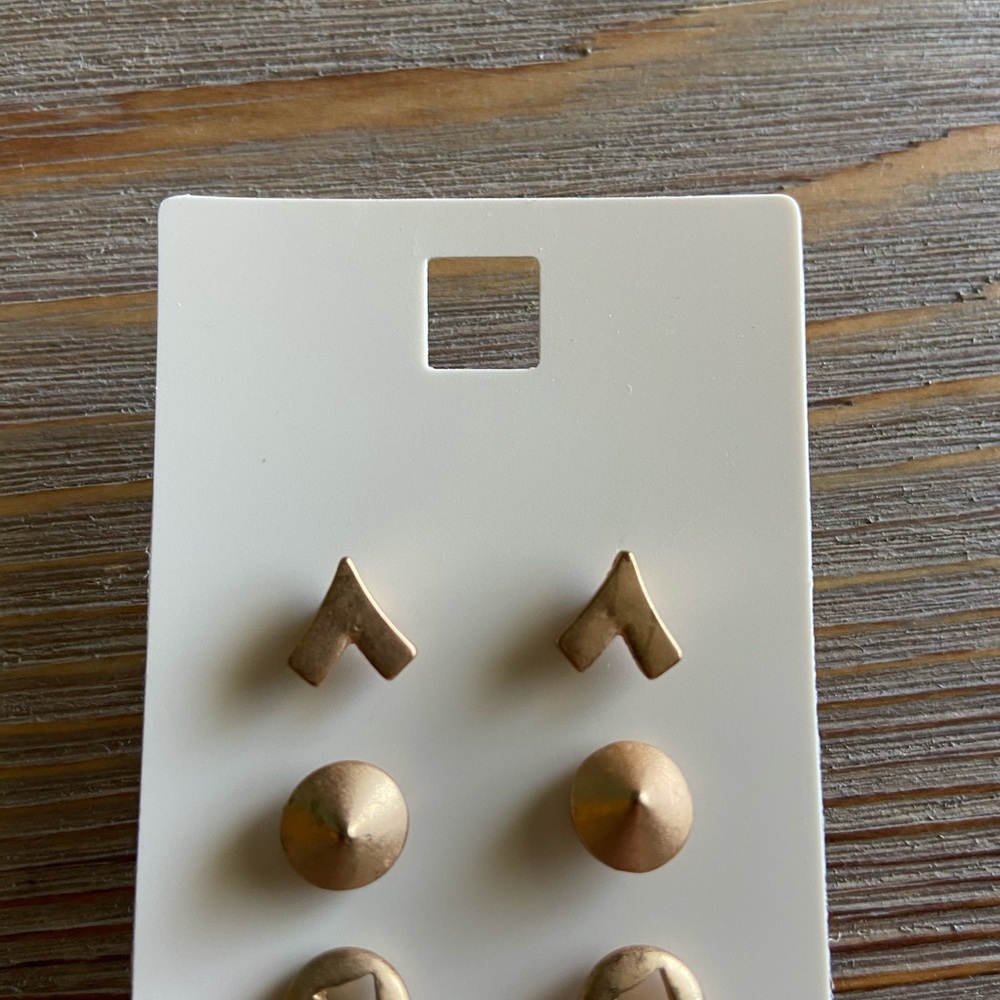 Lot of 5 post style earrings - Picture 2 of 4